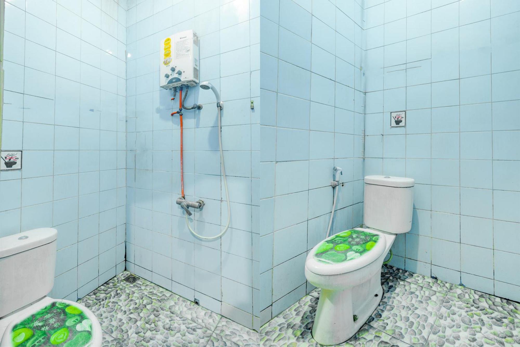 Oyo 93132 Modom Homestay Near Rs Islam Jakarta Pondok Kopi Екстериор снимка